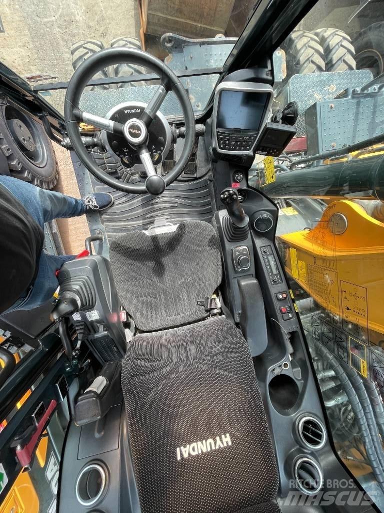 Hyundai HW140 Bagri na kolesih