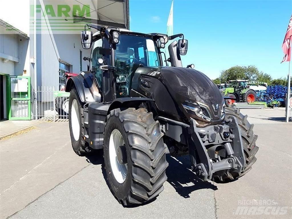 Valtra q265 Traktorji