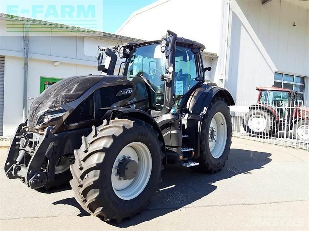 Valtra q265 Traktorji