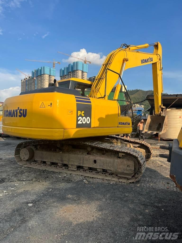 Komatsu PC 200-7 Bagri goseničarji