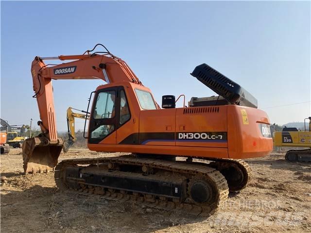 Doosan DH300 Bagri goseničarji