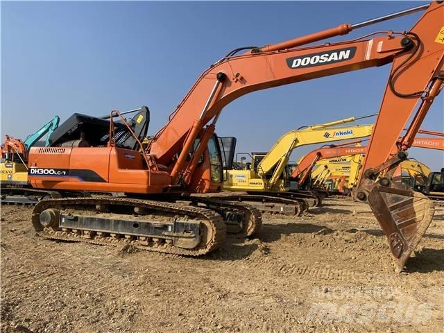 Doosan DH300 Bagri goseničarji