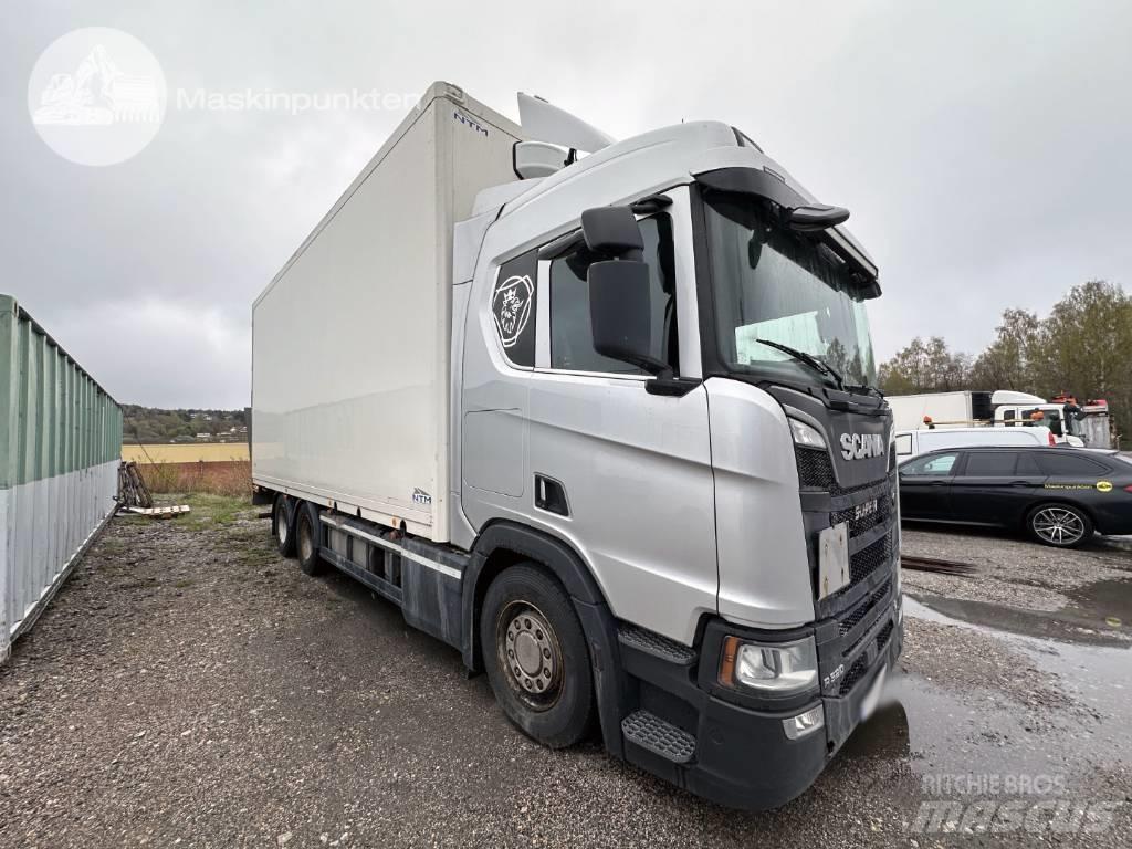 Scania R 520 Tovornjaki zabojniki