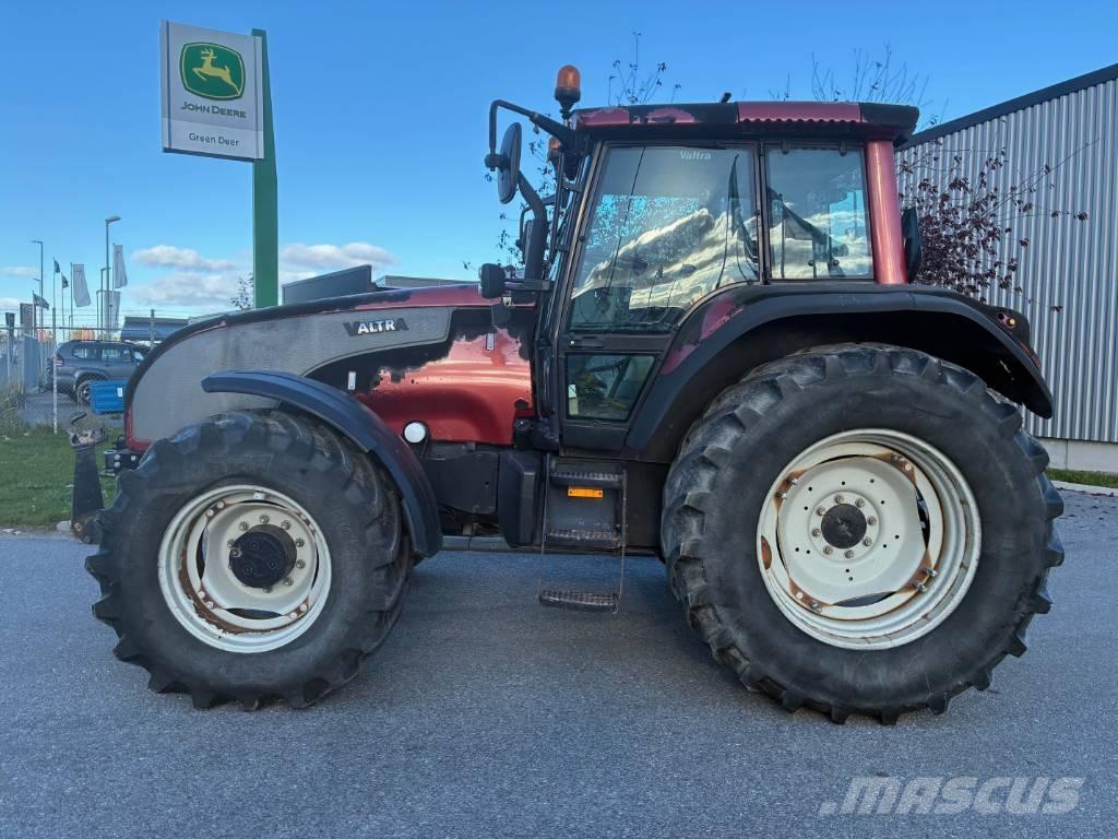 Valtra Traktor T 140 Traktorji
