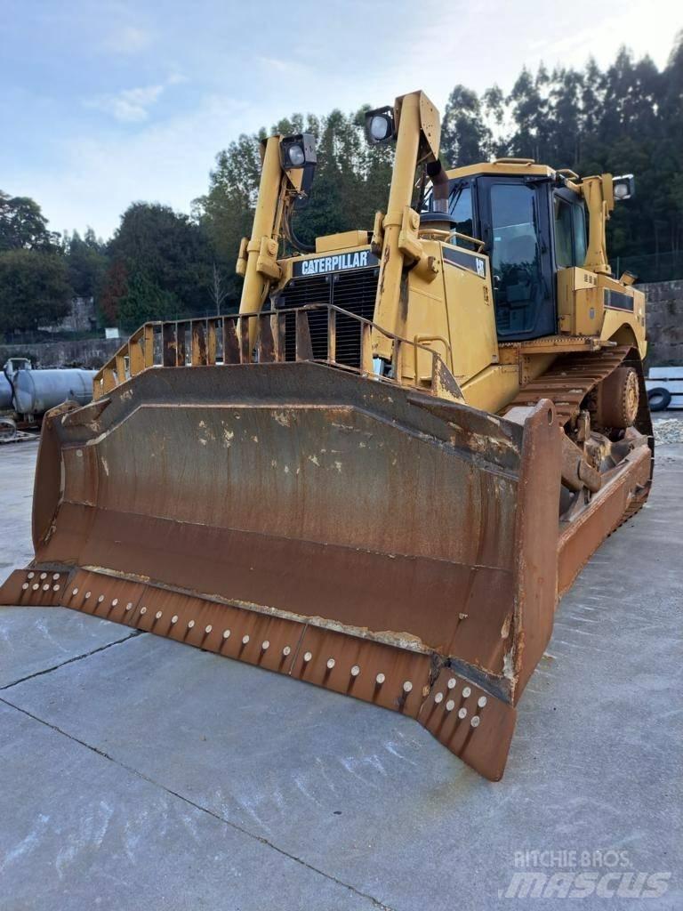 CAT D 8 T Buldožerji goseničarji
