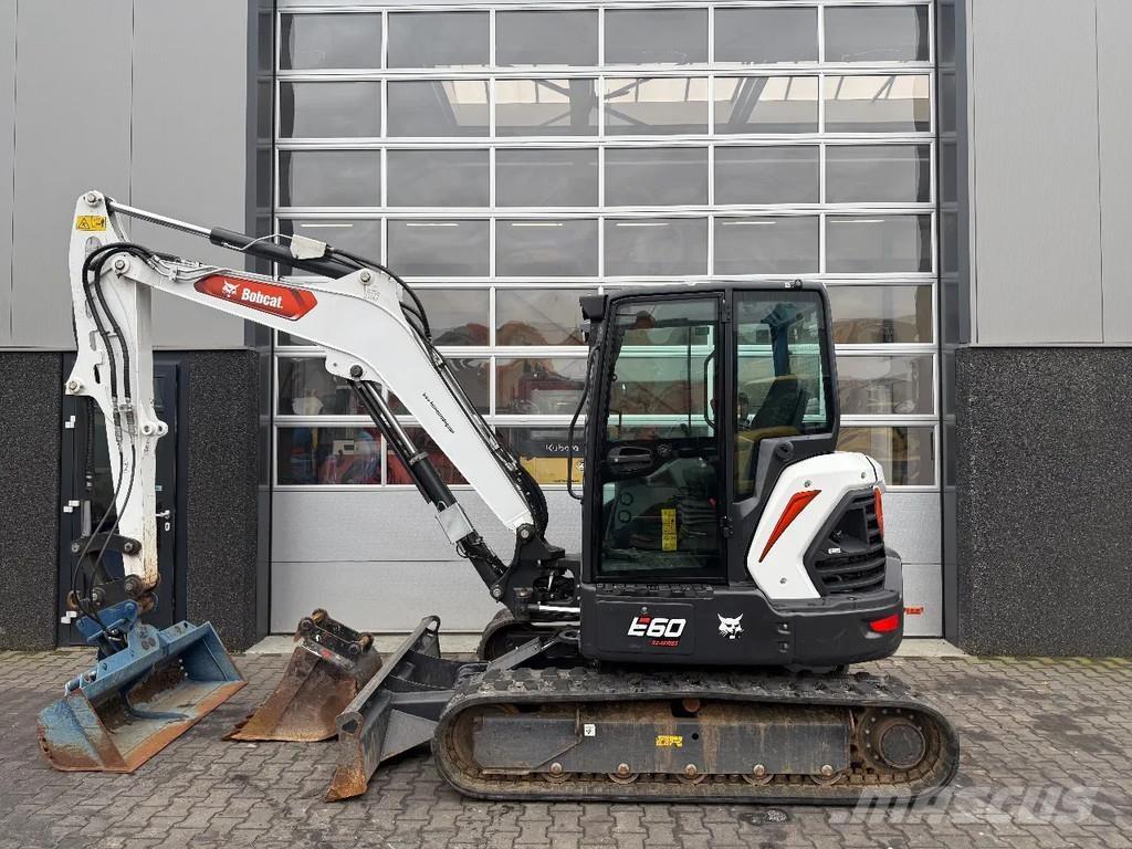 Bobcat E60 Mini bagri <7t