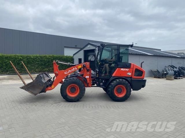 Kubota R 070 Kolesni nakladalci