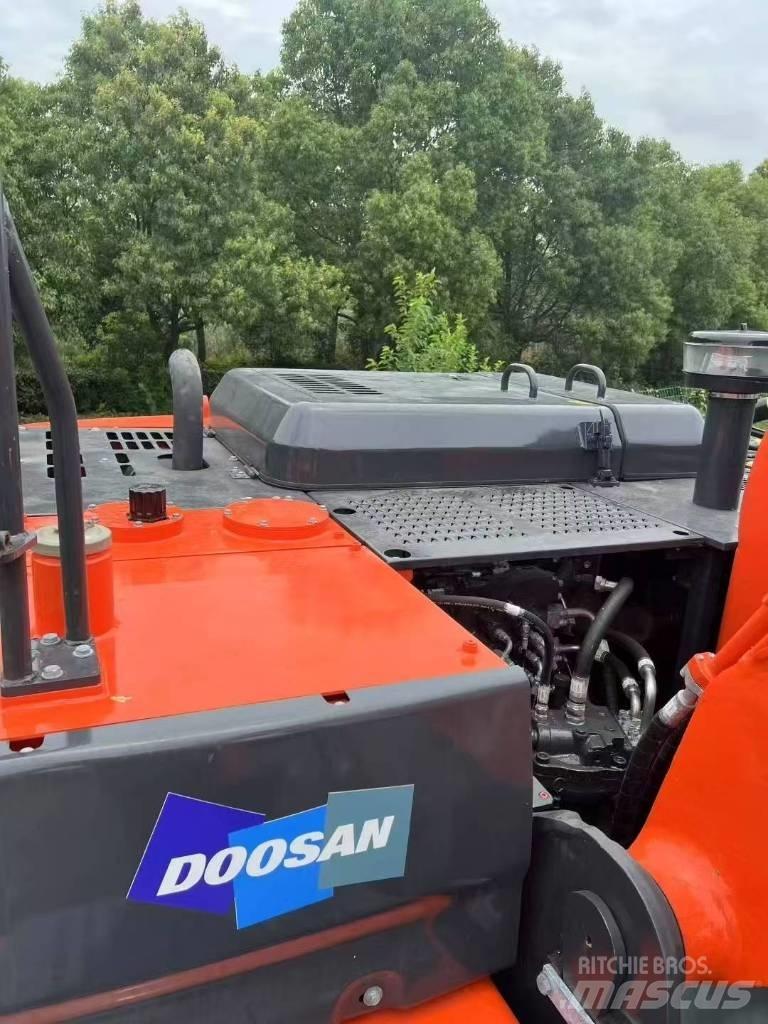 Doosan DX 225LC-9C Bagri goseničarji
