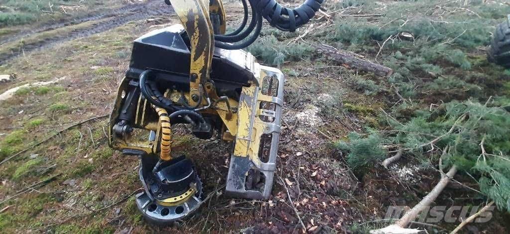 John Deere 1270 E Harvesterji