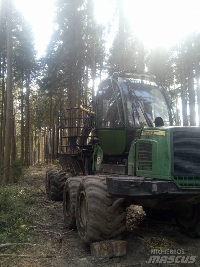 John Deere 1010 E Forwarderji