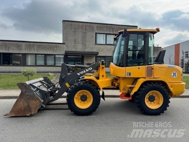 Volvo L 35 G Kolesni nakladalci