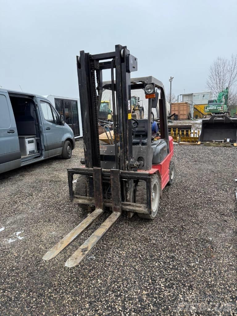 Manitou CG 30 P Plinski viličarji