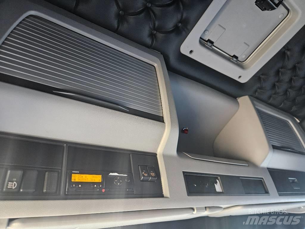 Volvo FM11 Tovornjaki zabojniki
