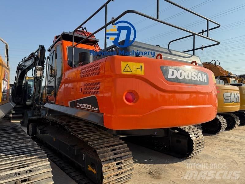 Doosan DX 300LC-9C Bagri goseničarji