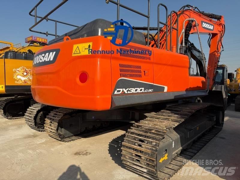 Doosan DX 300LC-9C Bagri goseničarji
