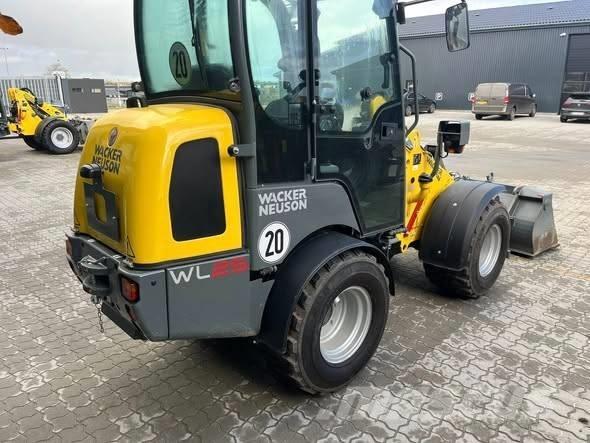Wacker Neuson WL 25 Kolesni nakladalci