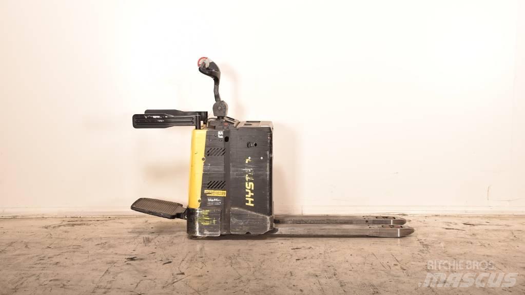 Hyster P 2.0 S Električni nizko dvižni viličar s stojiščem