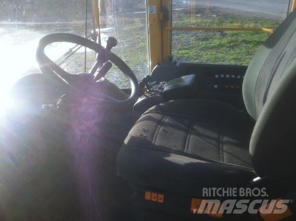 Volvo L120E Kolesni nakladalci