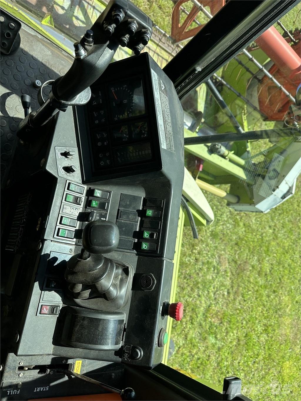 CLAAS Mega 208 Kombajni
