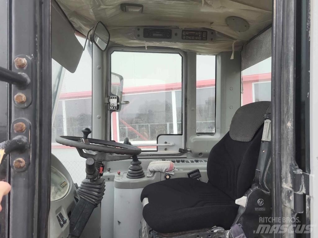 Hyundai HL 740-7 A Kolesni nakladalci
