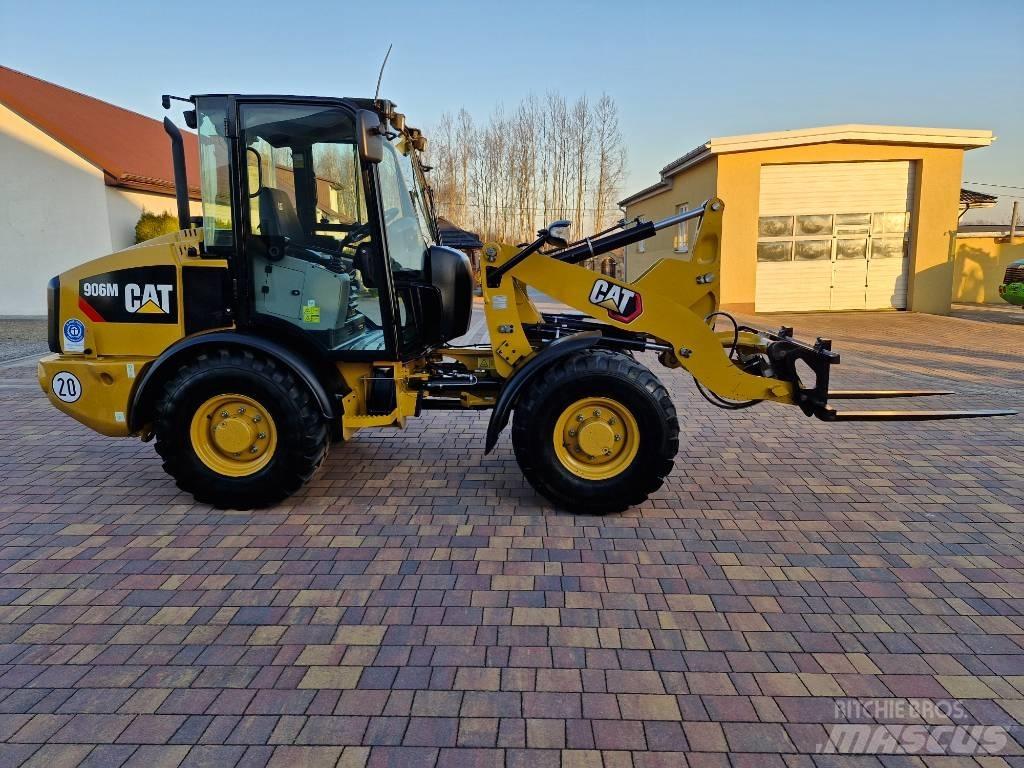 CAT 906 M Kolesni nakladalci