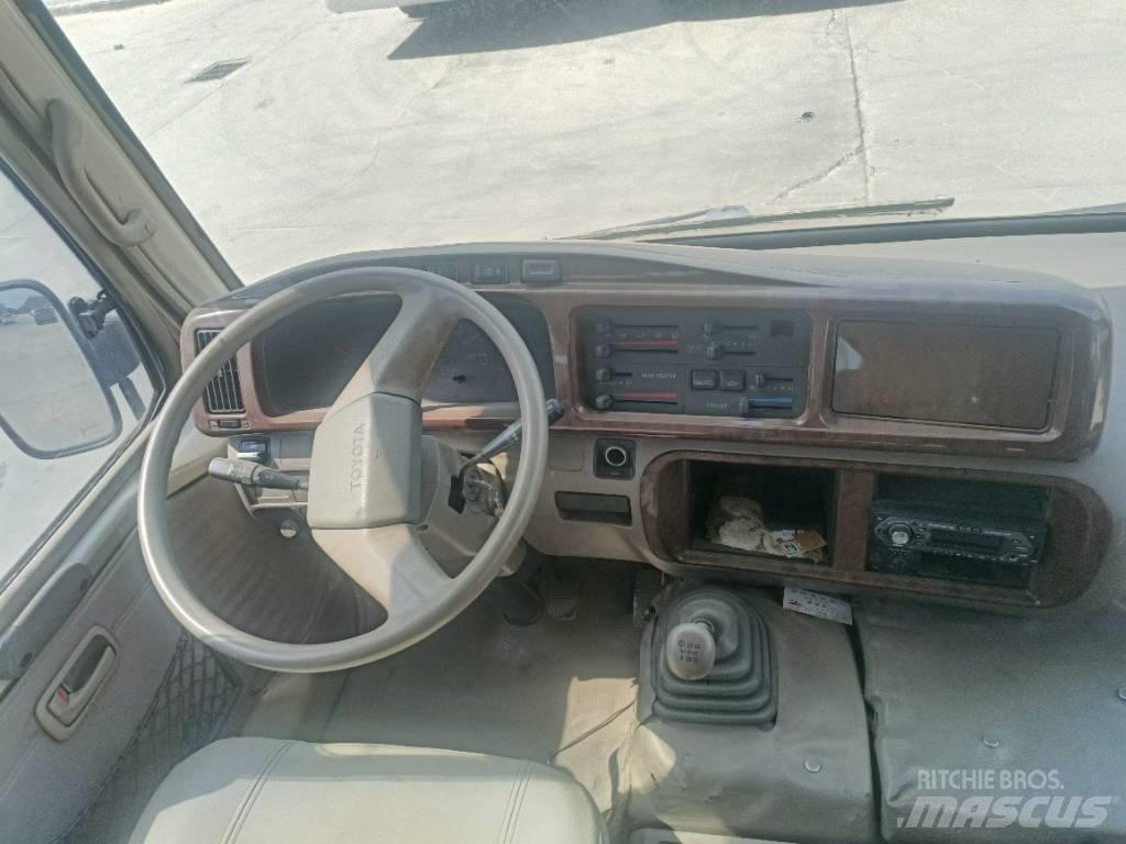 Toyota Coaster Bus Mini avtobusi