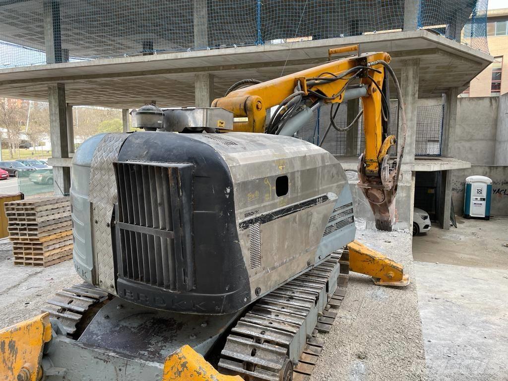Brokk 330 Diesel Rušilni bagri