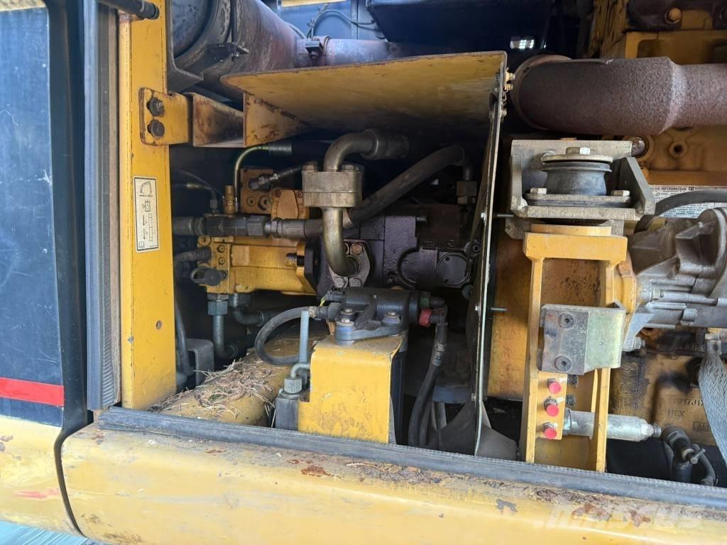 CAT M 313 C Bagri na kolesih