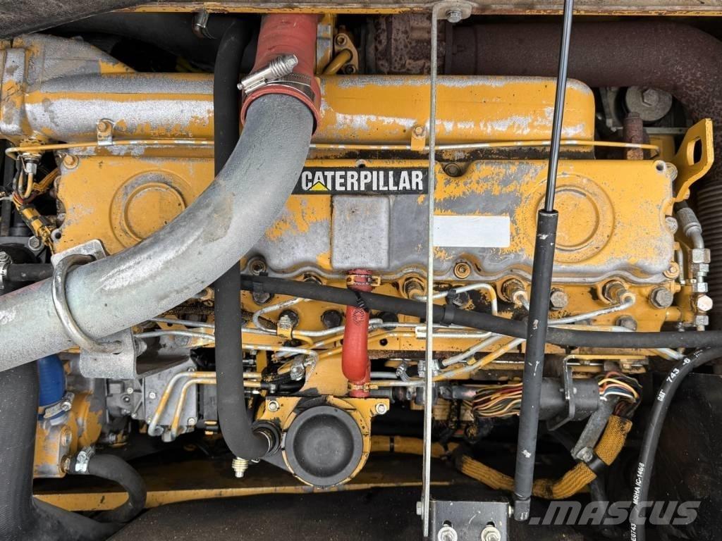 CAT M 318 C Bagri na kolesih