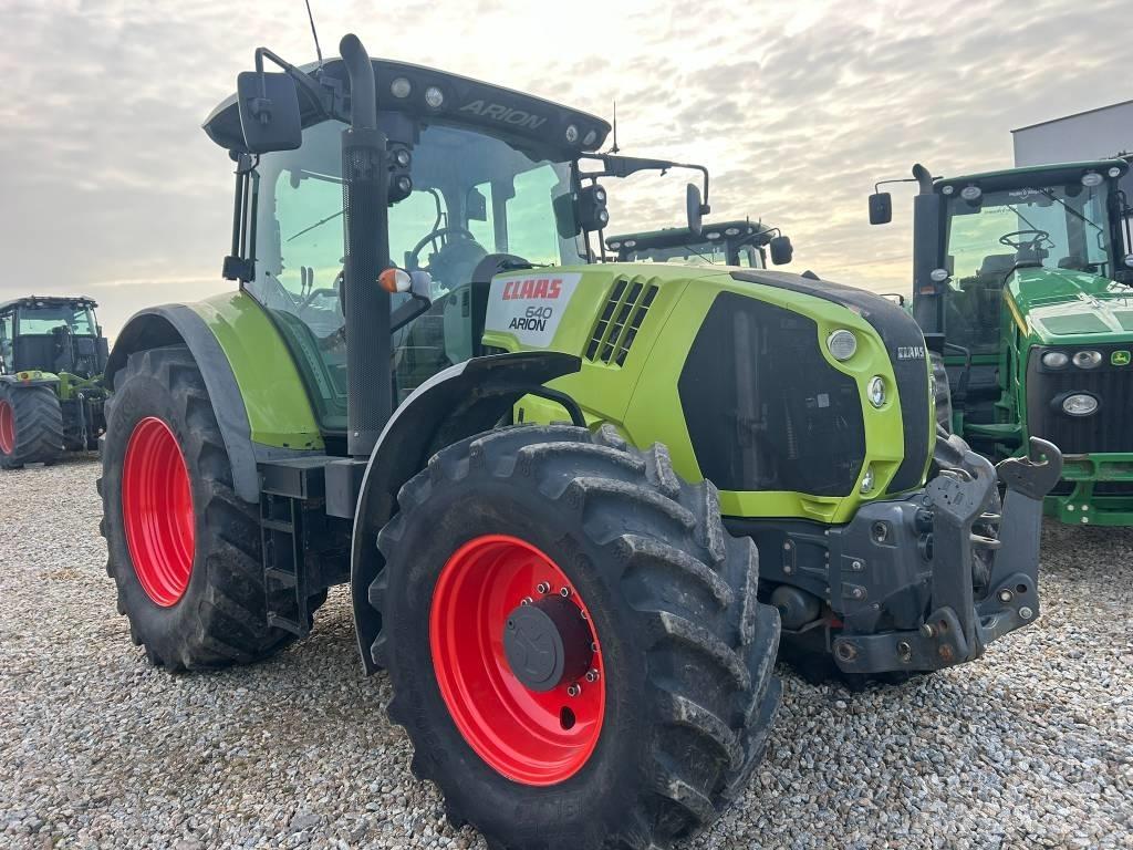 CLAAS Arion 640 Traktorji