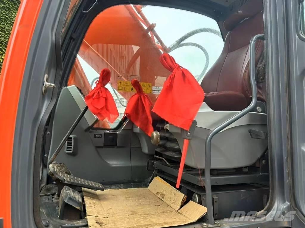 Doosan DX 225 LC Bagri goseničarji