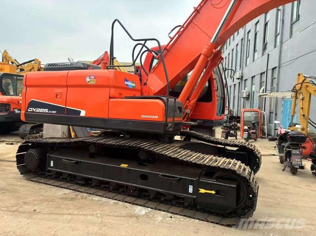 Doosan DX 225 LC Bagri goseničarji