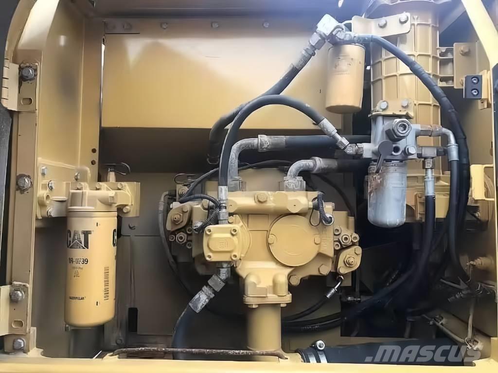 CAT 323 D Bagri goseničarji