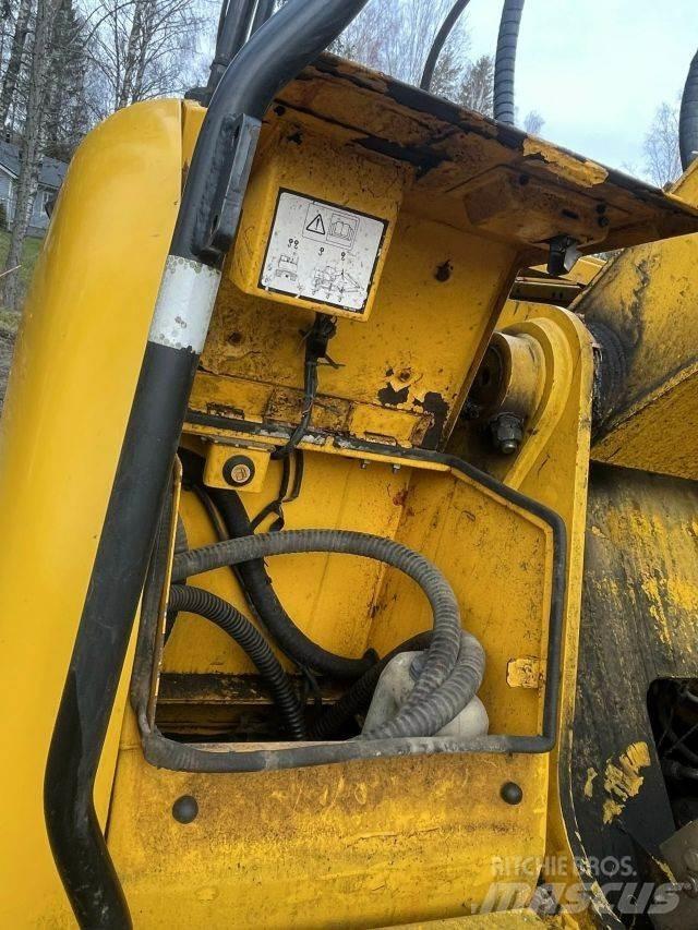 JCB JS 200 LC Bagri goseničarji