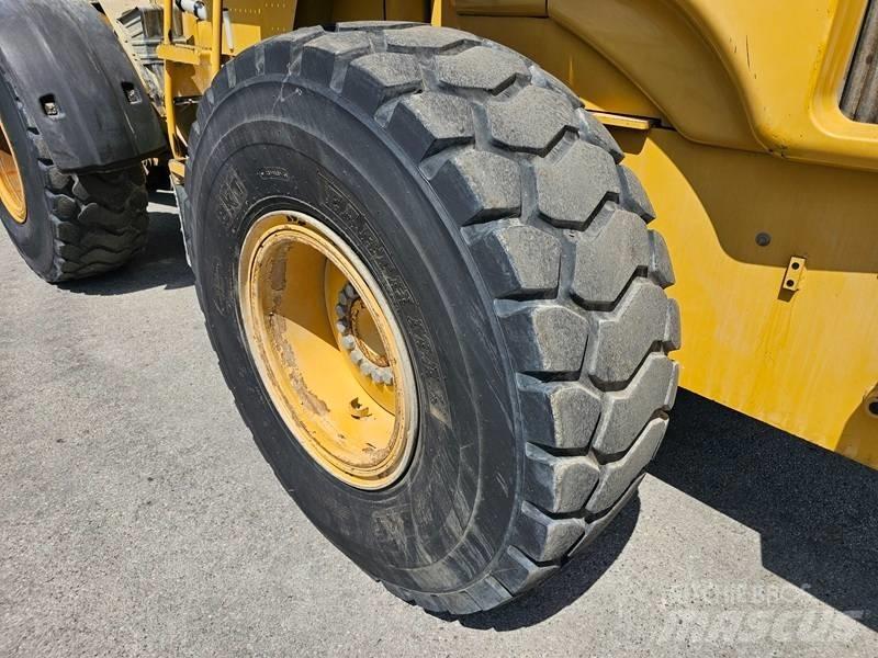 CAT 930 G Kolesni nakladalci