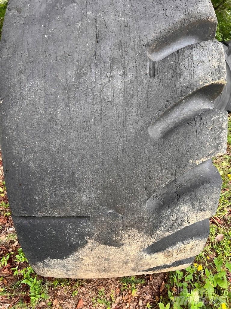  65/35X33 Firestone Gume, kolesa in platišča