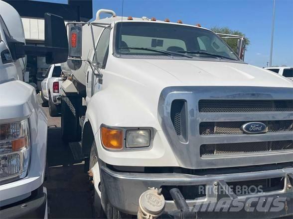 Ford F750 Tovornjaki cisterne