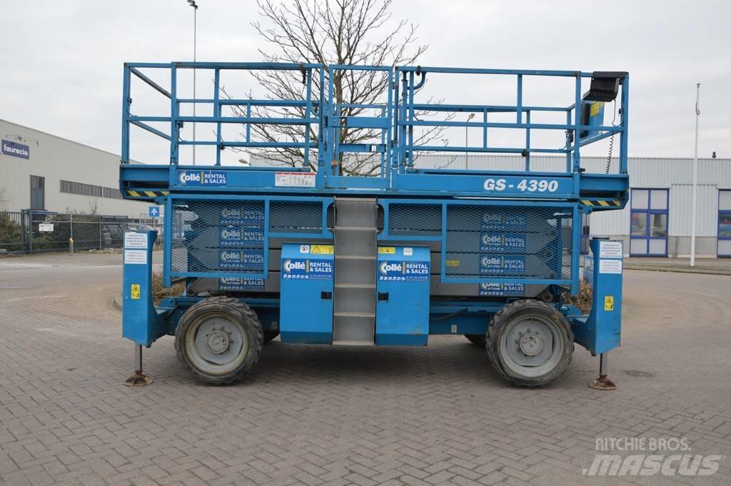 Genie GS4390RT Škarjaste dvižne ploščadi