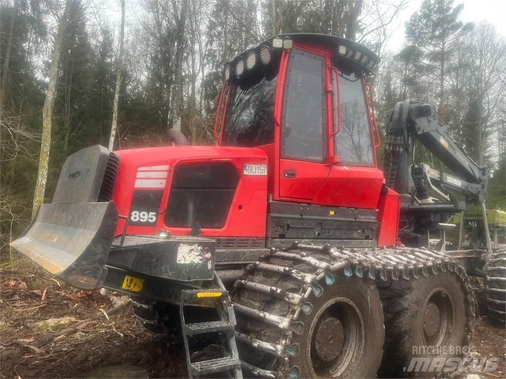 Komatsu 895 Forwarderji