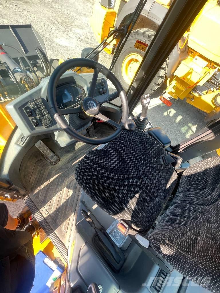 Volvo L30GS Kolesni nakladalci