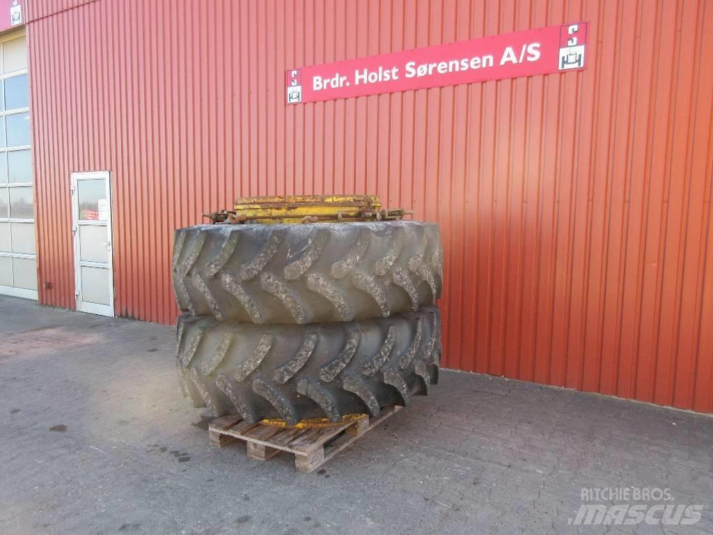 Firestone 20.8-38 Gume, kolesa in platišča