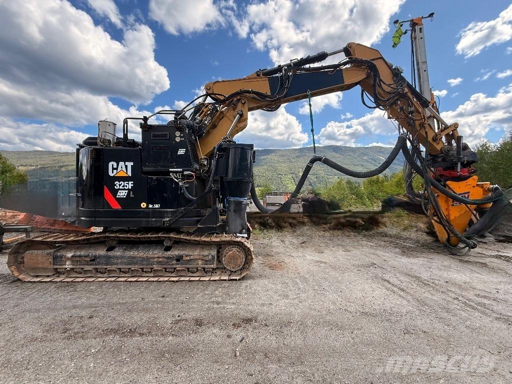 CAT 325 FL CR Posebni bagri