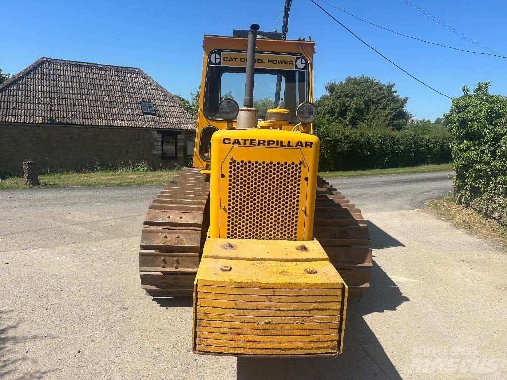 CAT D4d Traktorji