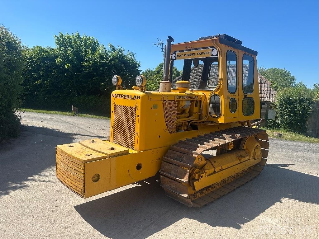 CAT D4d Traktorji