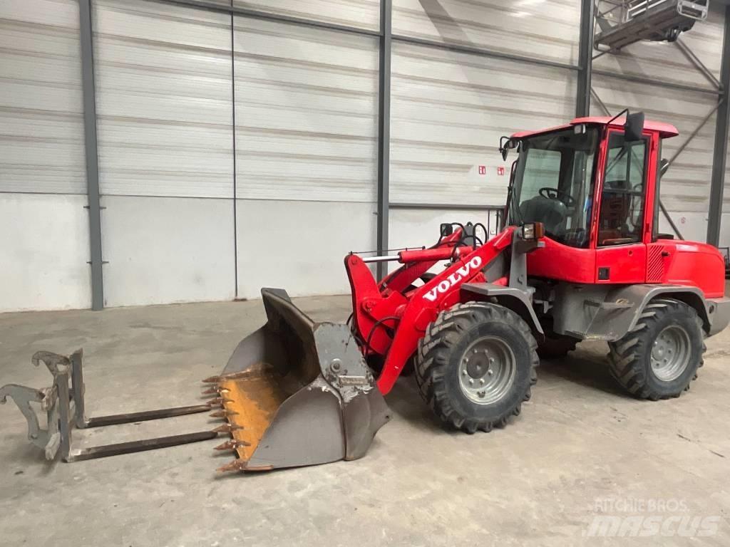 Volvo L 30 G Kolesni nakladalci