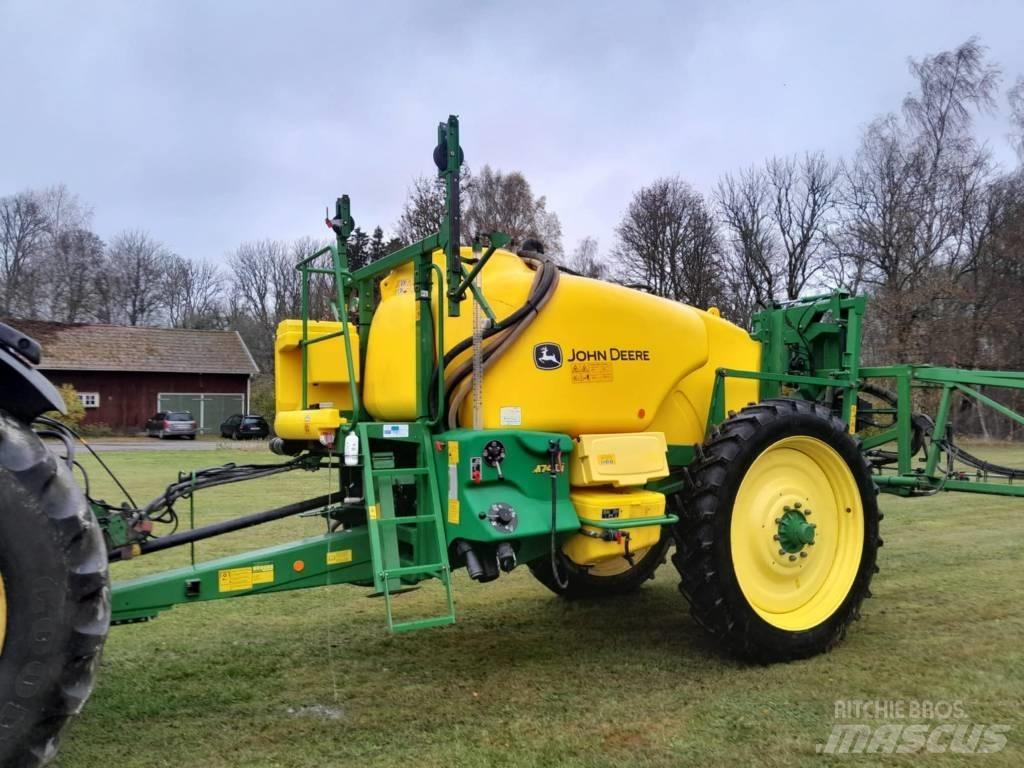 John Deere M 740 i Vlečne škropilnice