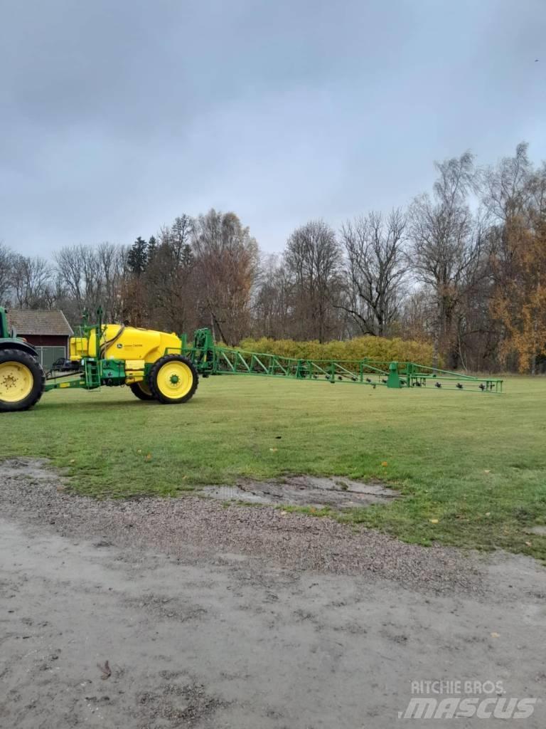 John Deere M 740 i Vlečne škropilnice
