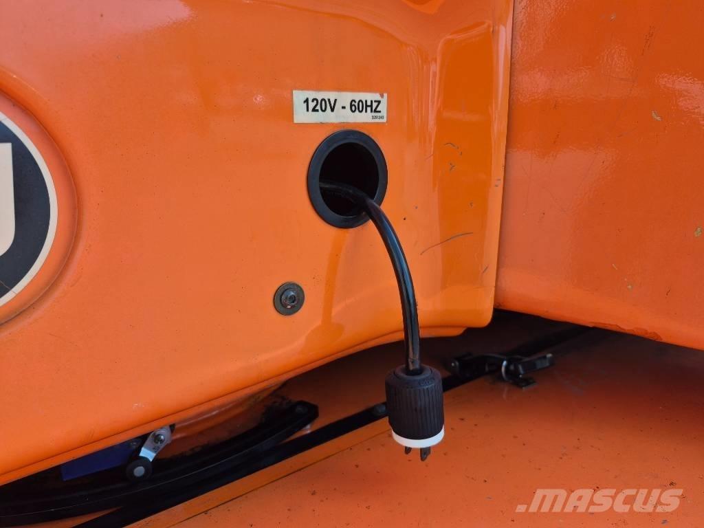JLG E 450 AJ Zglobne dvižne ploščadi