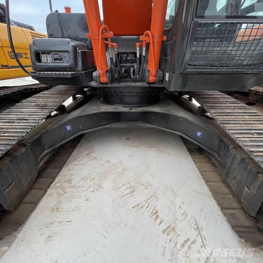 Hitachi ZX 240 Bagri goseničarji