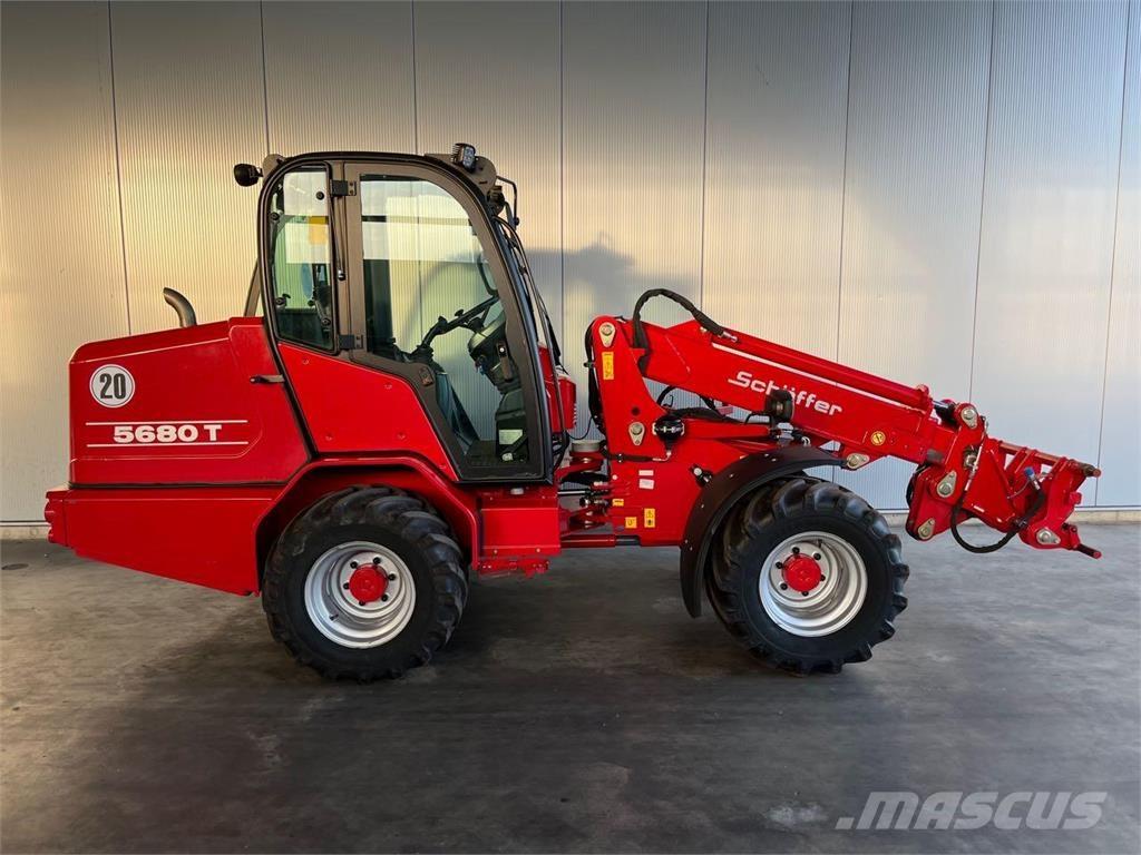 Schäffer 5680 T Kolesni nakladalci